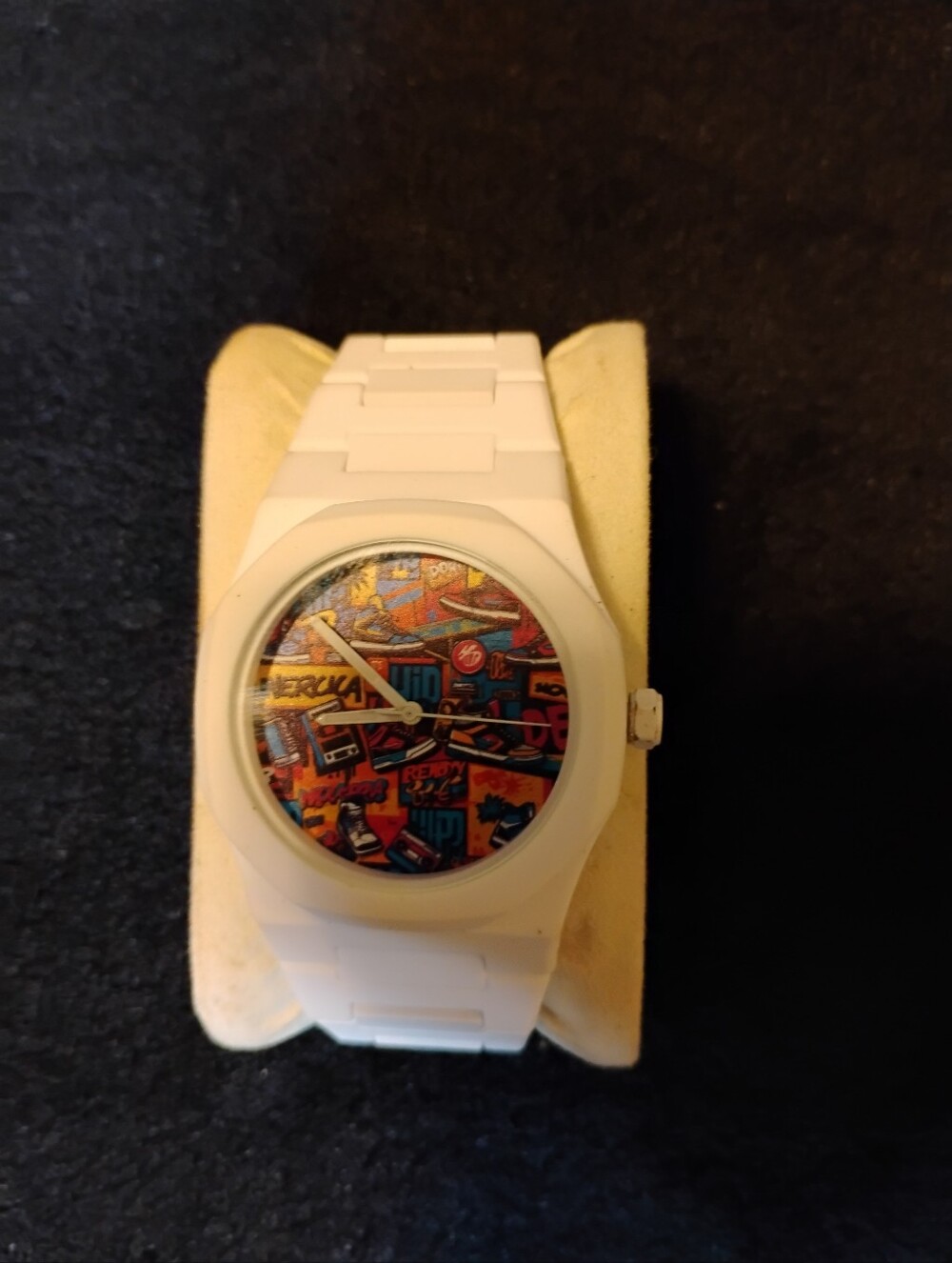 White Graphic Dial Fashion Watch - White